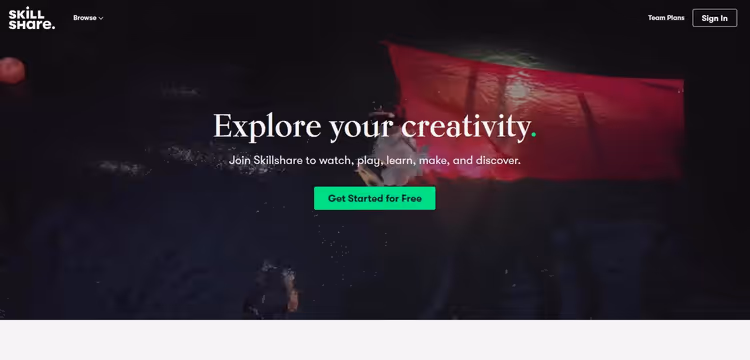 Skillshare-plattformens gränssnitt med kreativa kurskategorier