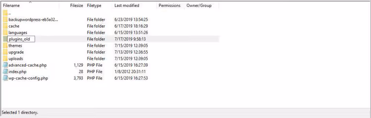 Utvidelsesmappe i wp-content-katalogen under FTP-tilkobling til serveren