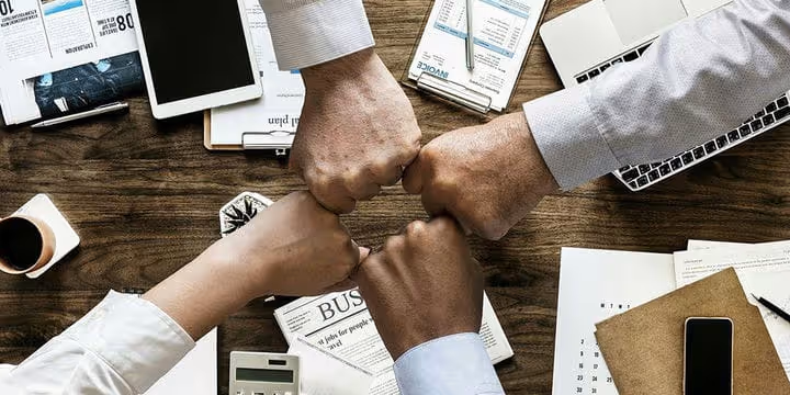 ✅ 8 Migliori plugin per vetrina team WordPress nel 2026