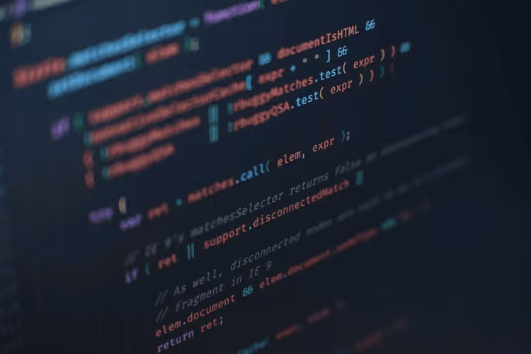 CSS-koodi minifitseerimise näide enne ja pärast töötlust