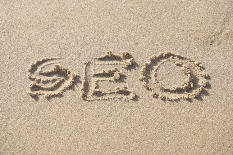 📋 Schema markup WordPress: kompletny przewodnik od wtyczek po ręczny JSON-LD