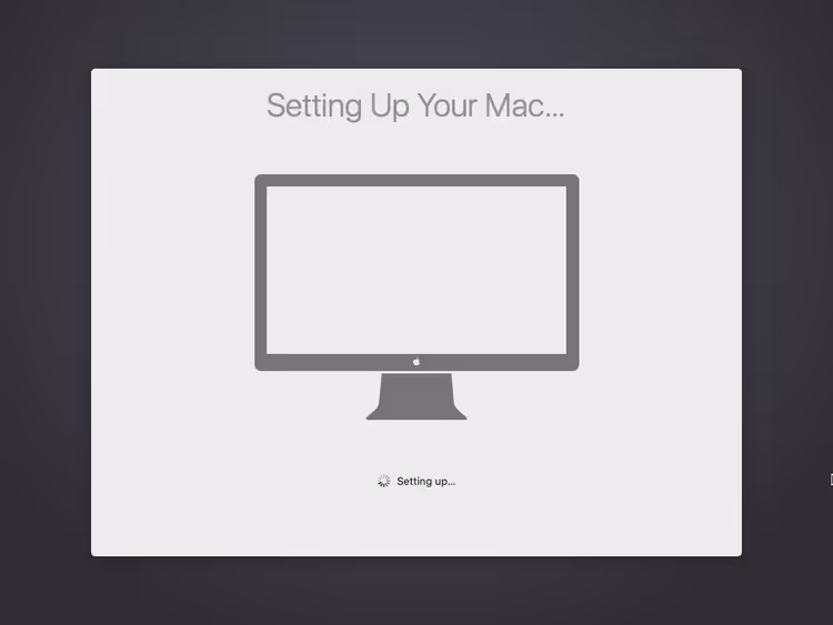 Fase finale di applicazione delle impostazioni prima del desktop macOS
