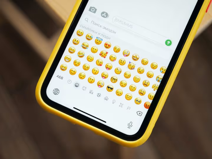 😍 3 Parimat emotikonide ja emotikonide reaktsioonide pistikprogrammi WordPressile 2026