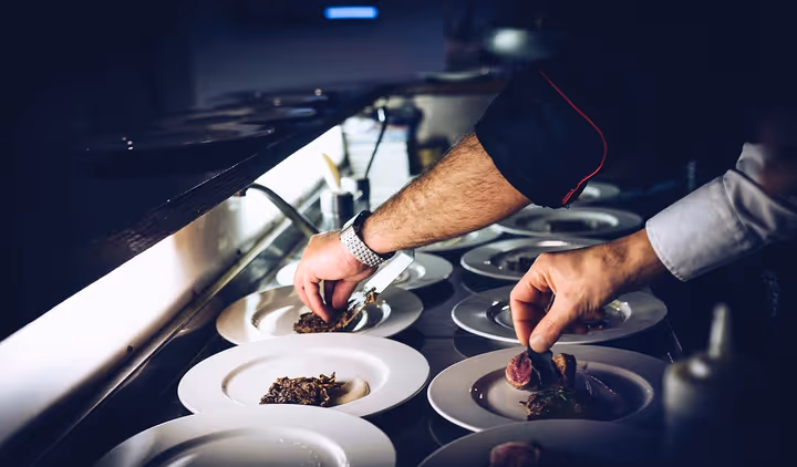 🍽️ 8 Beste WordPress-Plugins für Restaurants im Jahr 2026 (kostenlos und Pro)