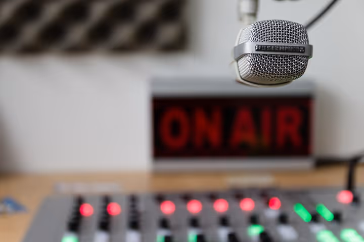 🎙️ 13 Beste WordPress-temaer for radiostasjoner 2026
