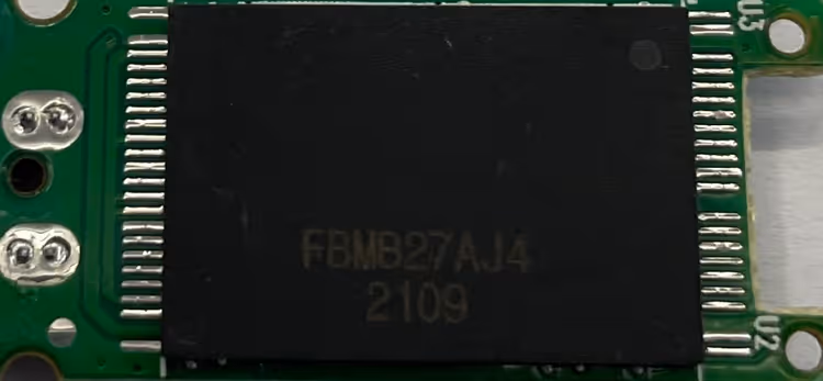 Circuit board and memory chip of fake USB drive