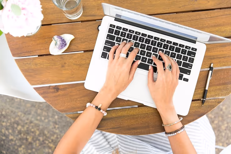 🚀 6 Parasta uudelleenmuotoilutyökalua markkinoijille ja sisällöntuottajille vuonna 2026