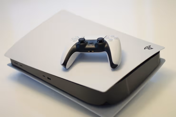 Контролер Xbox у чорно-білому кольорі на світлому тлі