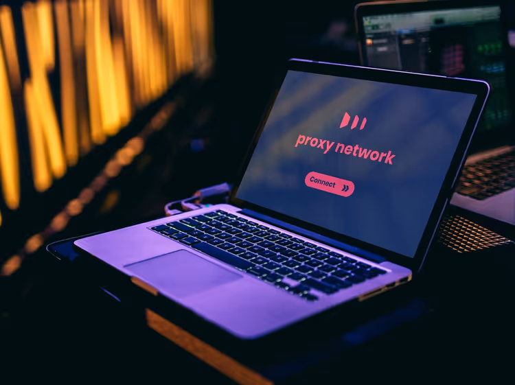 Panel de métricas del servidor proxy: velocidad de conexión, tiempo de actividad y geolocalización IP