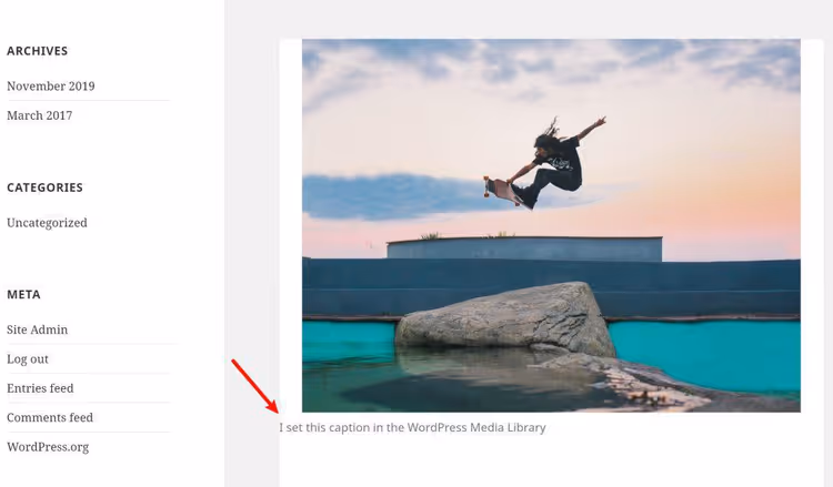 Legenda da imagem destacada com estilo padrão no plugin FSM